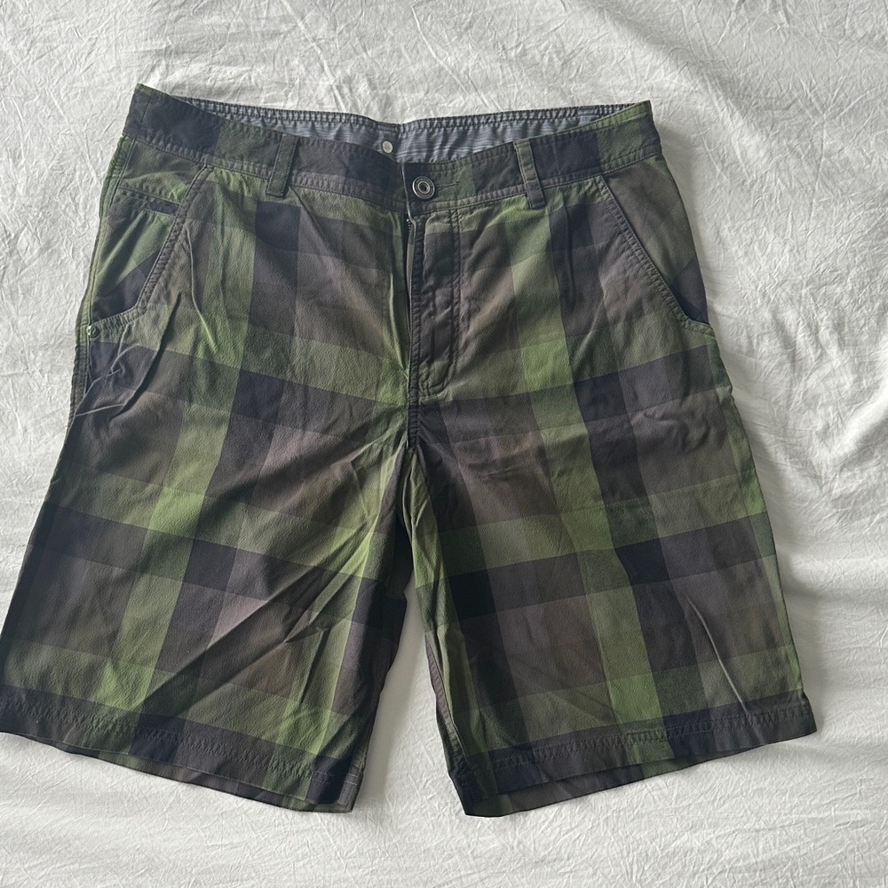 lululemon athletica Black and Green Plaid Men's Shorts